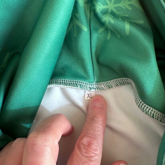 Christmas Cat Hoodie XL Green Snowflake Funny Holiday Sweatshirt - Picture 3 of 5